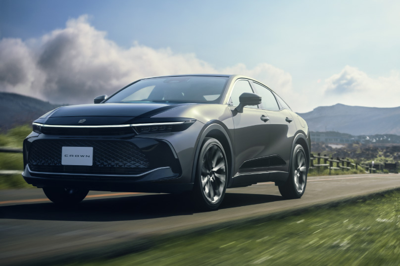 crowncrossover_top_img03