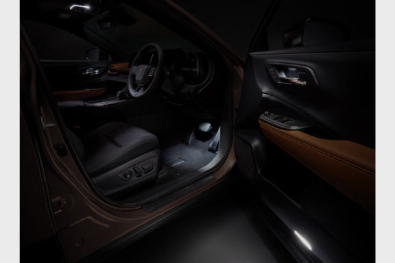 crowncrossover_feature_img09