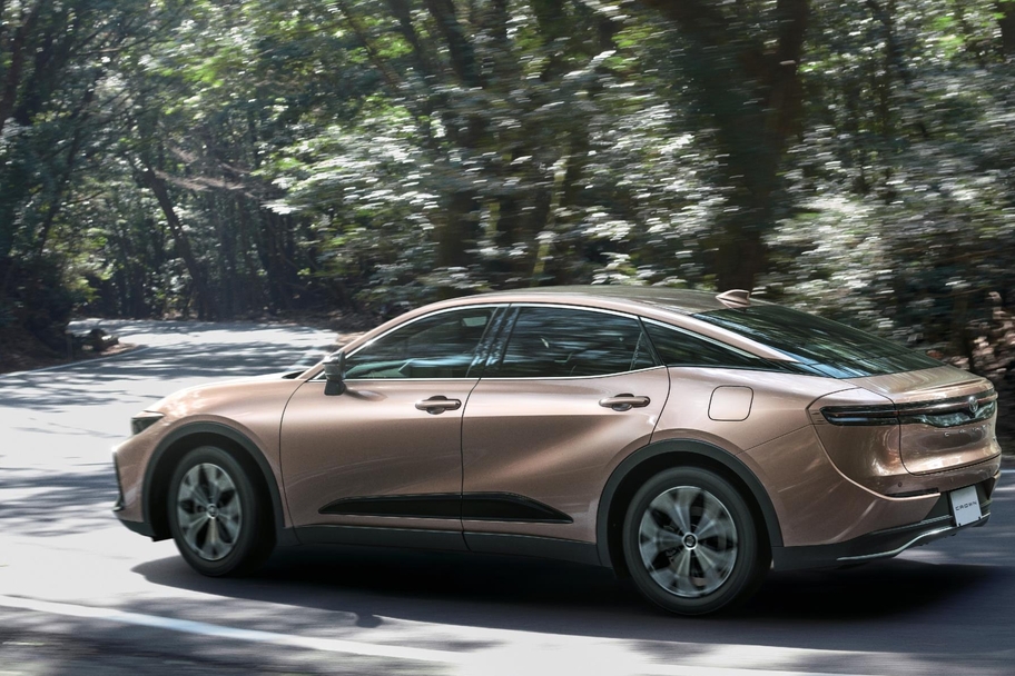 CROSSOVER G(2.5Lハイブリッド車)