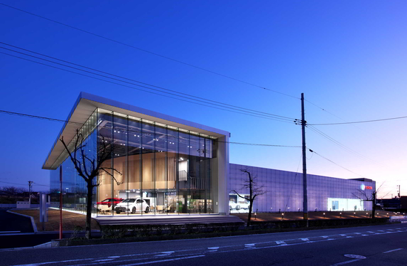 青山フォーラム店 1月4日㈰ リニューアルオープン