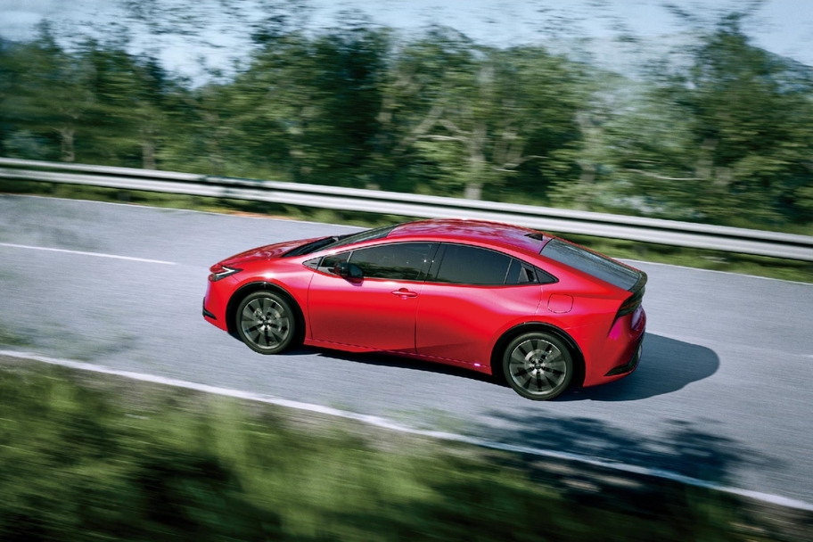 Z（ハイブリッド・E-Four）